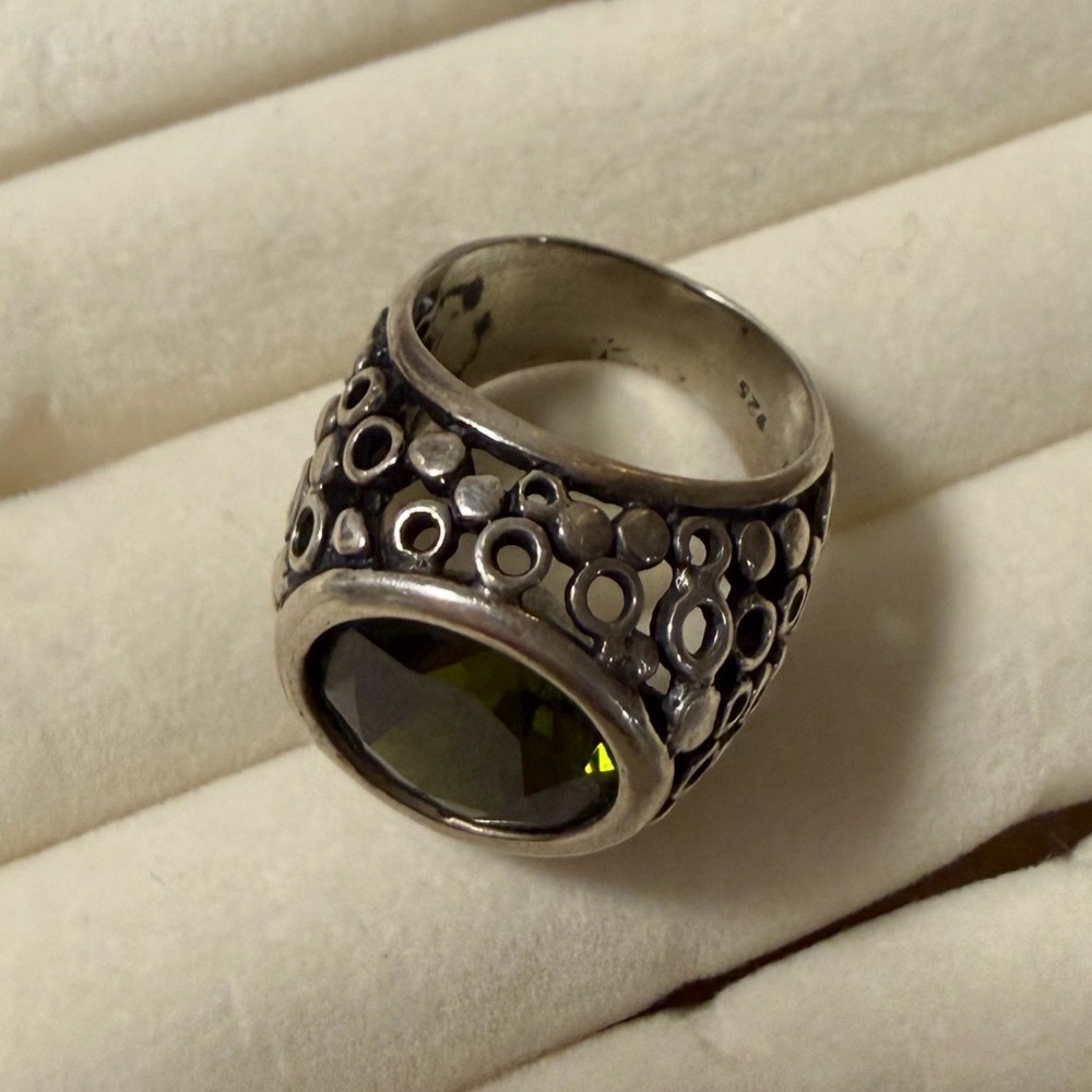 Elegant Silver Ring with Green Zircon